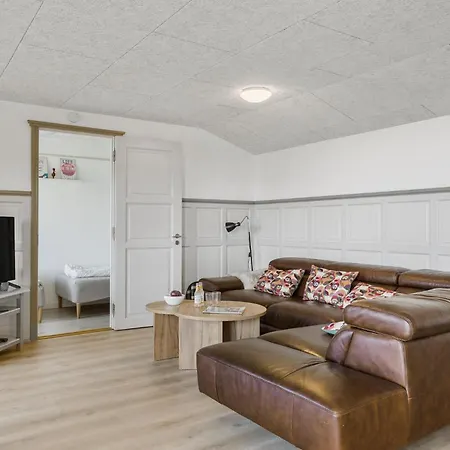 Awesome In With House A Panoramic View *